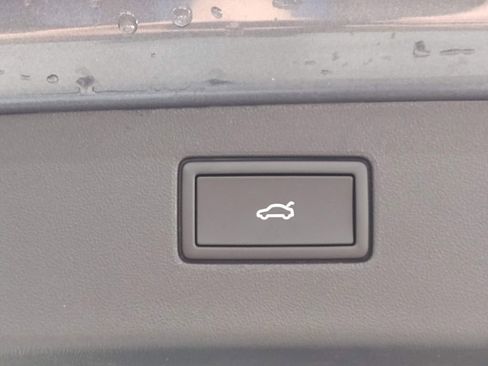 New 2026 Volkswagen Tiguan SE image 16