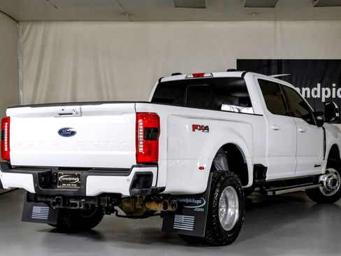Used 2024 Ford F350 Lariat w/ FX4 Off-Road Package image 8