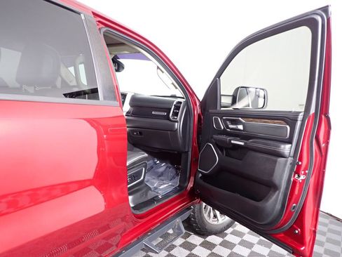 Used 2019 RAM 1500 Laramie AWD/4WD image 36