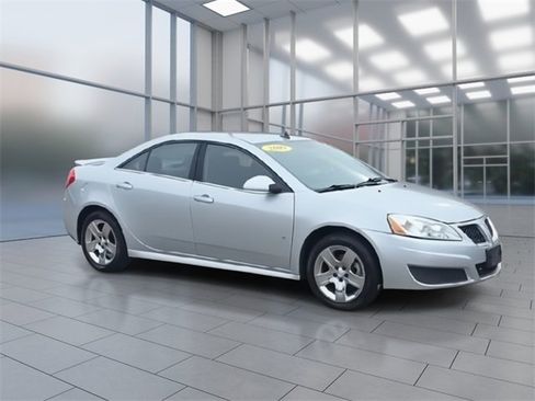 Used 2009 Pontiac G6 Sedan w/ Sport Package 1 image 2