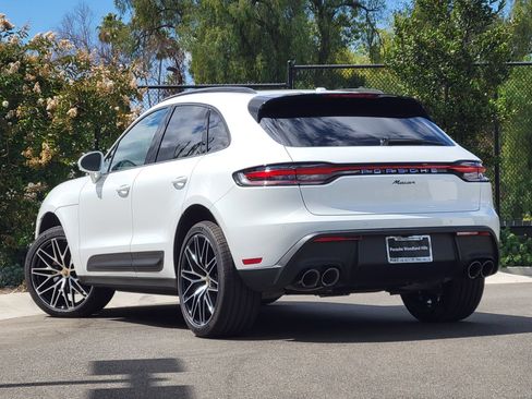 Used 2026 Porsche Macan AWD/4WD image 3