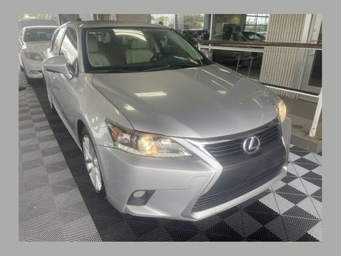 Used 2015 Lexus CT 200h w/ Seat Comfort Package FWD image 1