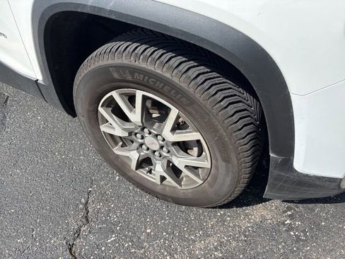 Used 2020 GMC Acadia SLE w/ Driver Convenience Package AWD/4WD image 3