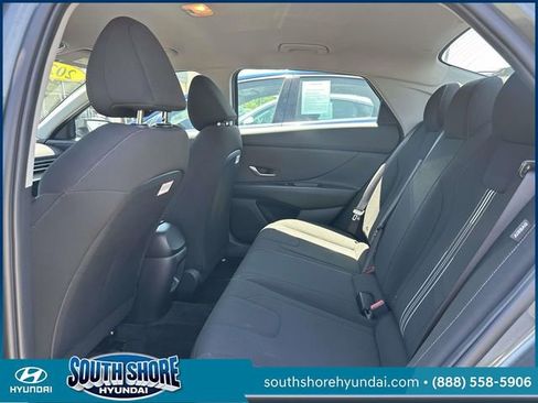 Used 2025 Hyundai Elantra Hybrid FWD image 13