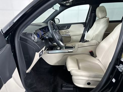 Used 2024 Mercedes-Benz EQB 250+ image 11