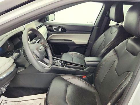 Used 2023 Jeep Compass Limited AWD/4WD image 19