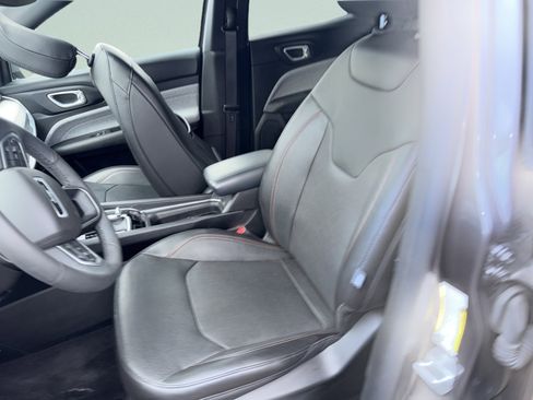 Used 2023 Jeep Compass Latitude AWD/4WD image 10