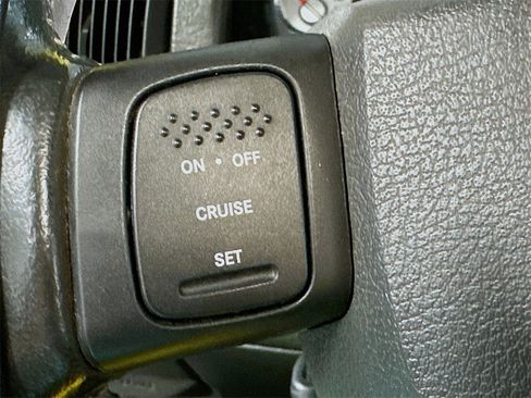 Used 2005 Dodge Ram 1500 Truck 2WD Quad Cab image 32