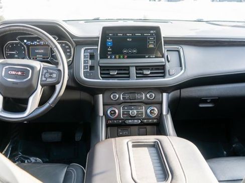 Used 2021 GMC Yukon SLT w/ SLT Premium Package image 18