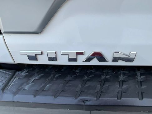 Used 2020 Nissan Titan Platinum Reserve w/ Moonroof Package AWD/4WD image 13