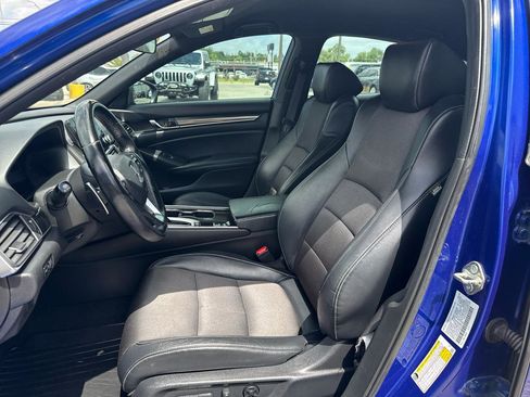 Used 2018 Honda Accord Sport image 9