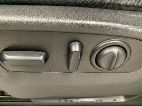 Used 2019 GMC Sierra 1500 SLE image 18