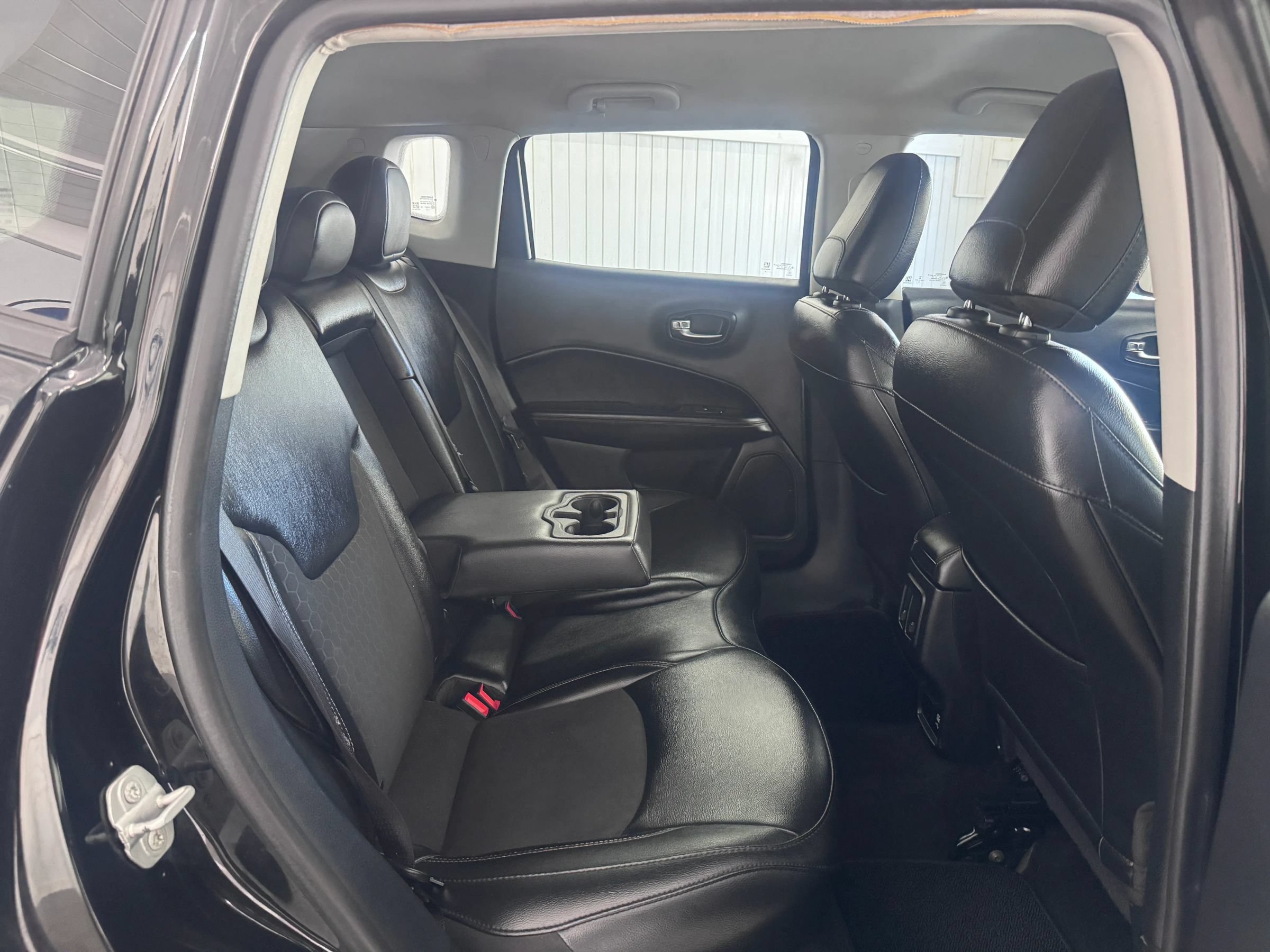 Used 2019 Jeep Compass Latitude FWD image 11