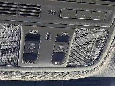 Used 2020 Honda CR-V Touring image 21