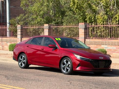 Used 2023 Hyundai Elantra SEL w/ Convenience Package FWD image 8