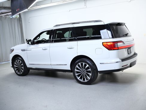 Used 2021 Lincoln Navigator Reserve w/ Luxury Package AWD/4WD image 10