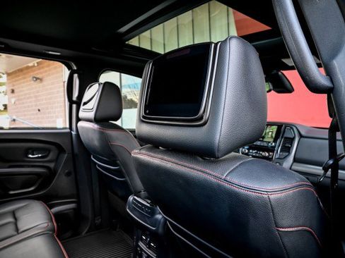 Used 2021 Nissan Titan PRO-4X w/ Pro-4x Convenience Package image 28