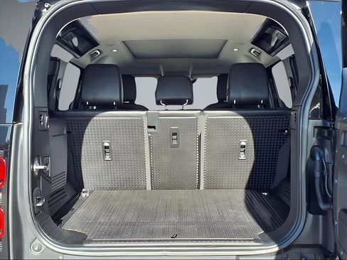 Used 2020 Land Rover Defender 110 S image 12