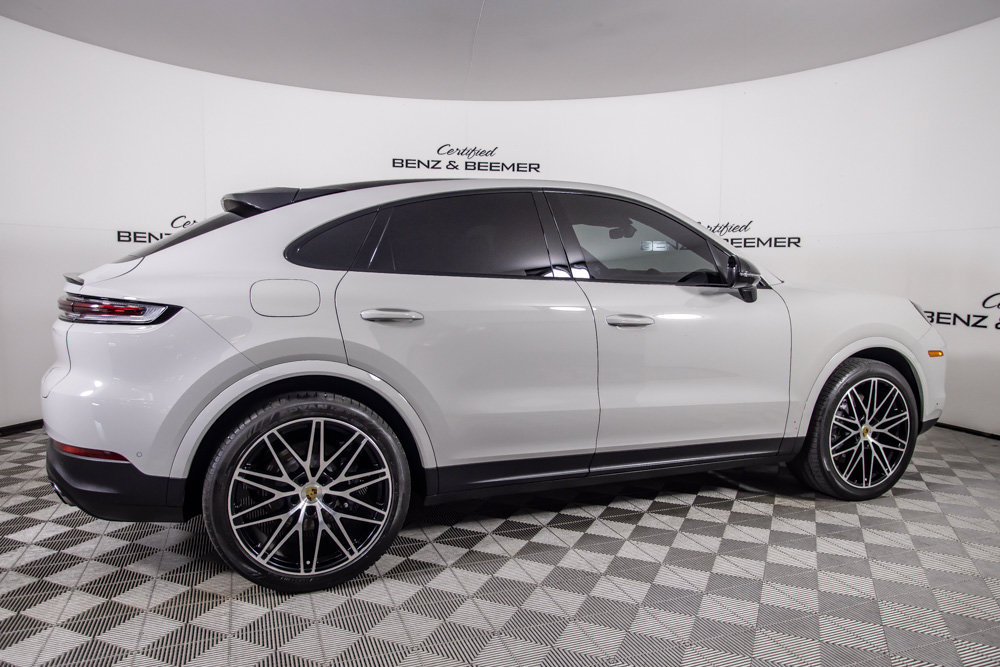 Used 2024 Porsche Cayenne Coupe AWD/4WD image 4