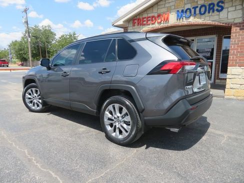 Used 2022 Toyota RAV4 XLE Premium FWD image 7