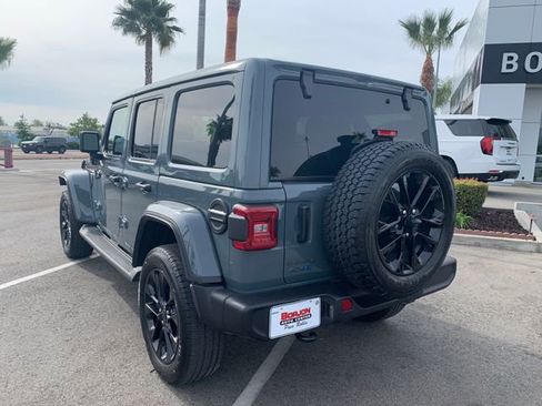 Used 2025 Jeep Wrangler Unlimited Sahara image 10