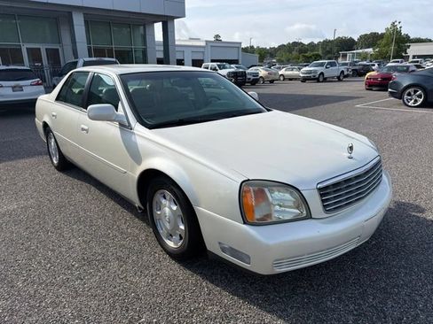 Used 2002 Cadillac De Ville FWD image 3