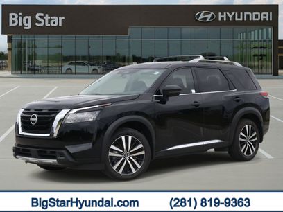 Used 2025 Nissan Pathfinder Platinum w/ Cargo Package