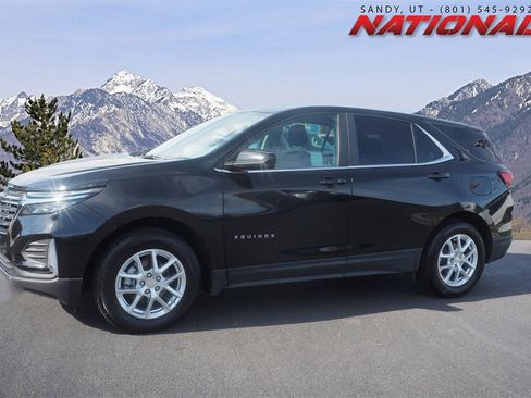 Used 2022 Chevrolet Equinox LT image 1