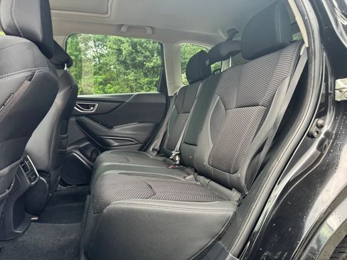 Used 2020 Subaru Forester Premium AWD/4WD image 21