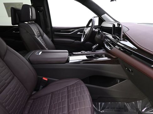 Certified 2024 Cadillac Escalade Sport Platinum w/ LPO, ONYX Package image 16