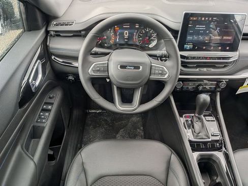 New 2026 Jeep Compass Latitude image 14