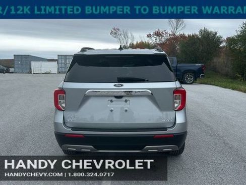 Used 2022 Ford Explorer XLT w/ Equipment Group 202A image 4