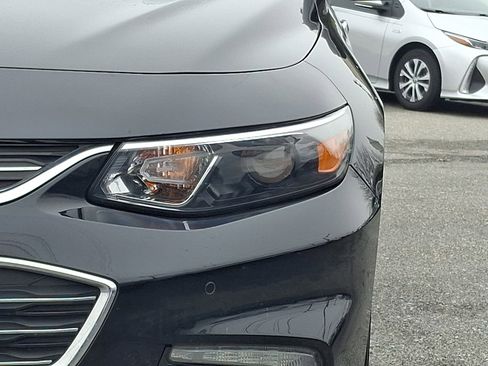 Used 2017 Chevrolet Malibu Premier w/ Premier Sun and Wheel Package image 10