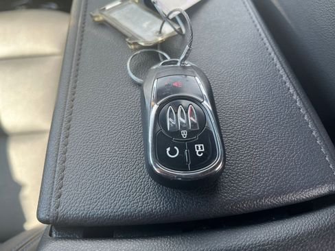 Used 2025 Buick Envista Sport Touring image 22