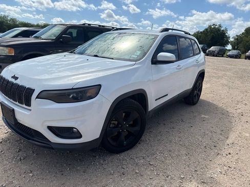 Used 2021 Jeep Cherokee Latitude Plus FWD image 1