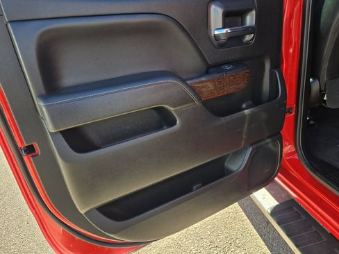 Used 2019 GMC Sierra 2500 SLT w/ Duramax Plus Package AWD/4WD image 18