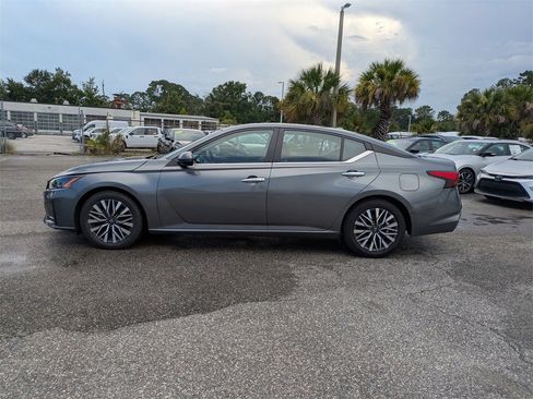 Used 2023 Nissan Altima 2.5 SV image 6