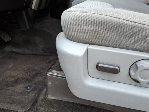 Used 2013 Ford F150 XLT w/ XLT Chrome Pkg image 11