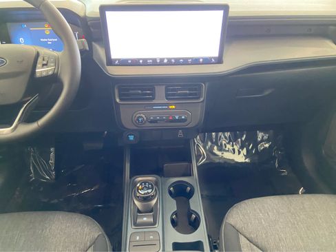 New 2025 Ford Maverick XLT w/ XLT Luxury Package image 18