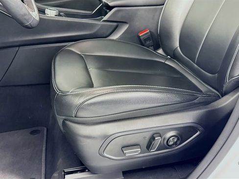 Used 2025 Jeep Grand Cherokee Limited w/ Black Appearance Package image 24