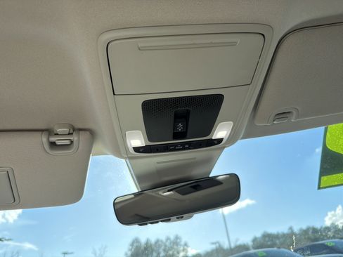 Used 2022 Honda Civic Touring image 5