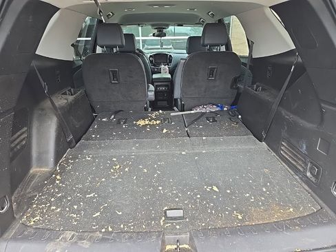 Used 2019 Chevrolet Traverse Premier w/ Driver Confidence II Package FWD image 7