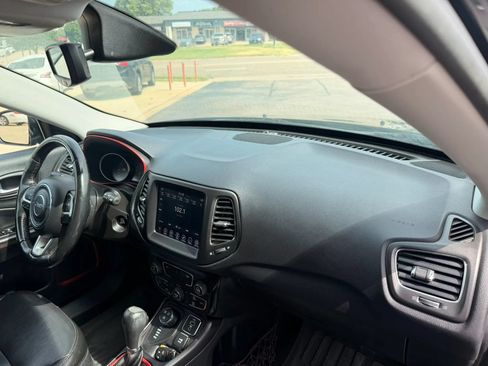 Used 2018 Jeep Compass Trailhawk w/ Leather Interior Group AWD/4WD image 33