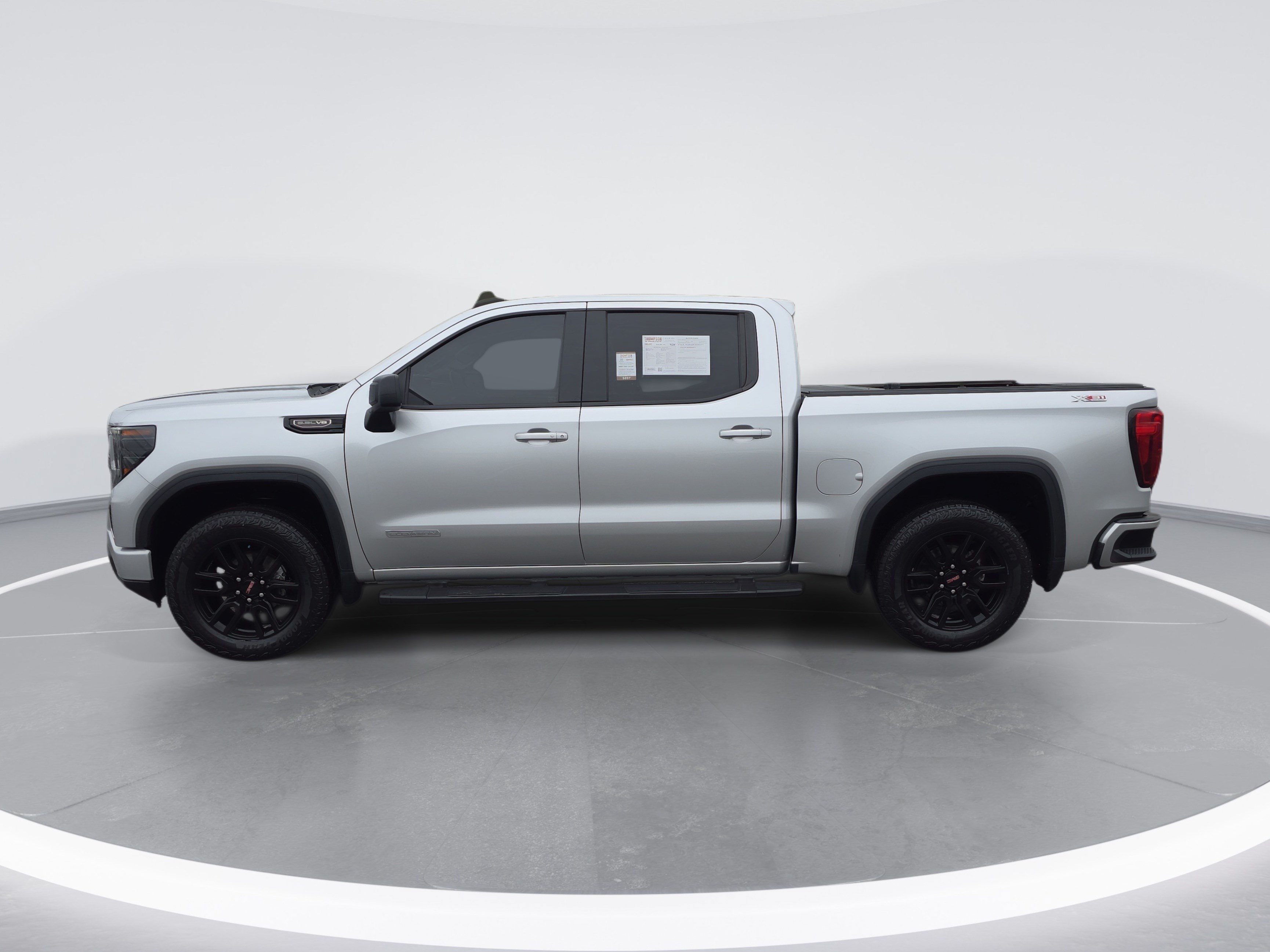 Used 2022 GMC Sierra 1500 Elevation w/ X31 Off-Road Package AWD/4WD image 6