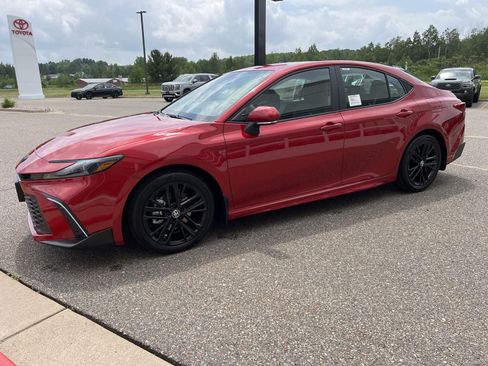 Used 2026 Toyota Camry SE w/ Convenience Package FWD image 10