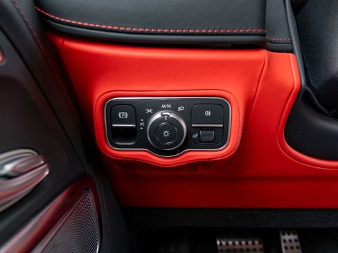 Used 2025 Mercedes-Benz G 63 AMG 4MATIC image 19
