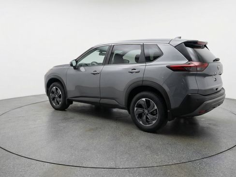 Used 2025 Nissan Rogue SV image 6