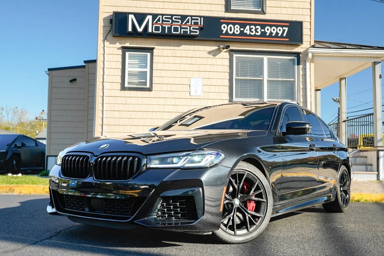 Used 2023 BMW M550i xDrive w/ Executive Package AWD/4WD image 1