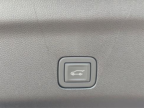 Used 2026 Chevrolet Tahoe RST w/ Comfort Package image 17