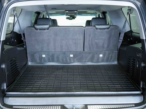 Used 2019 Chevrolet Suburban Premier image 12